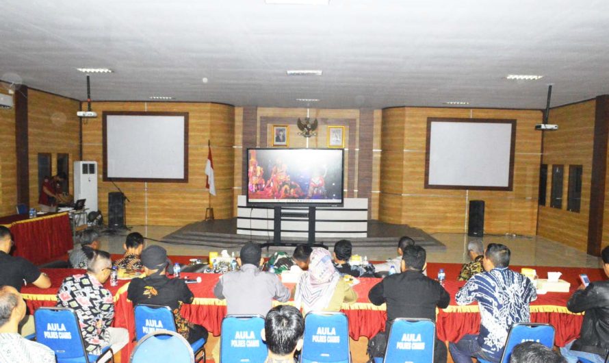Nonton bareng Pagelaran Wayang Orang â€œPandowo Boyongâ€ Bersama Forkopimda Ciamis
