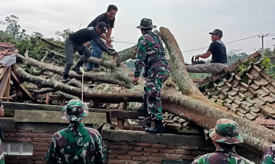 Wujud kepedulian terhadap masyarakat, Danramil 1309/Panawangan kerahkan Babinsa