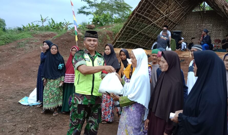 Babinsa Puloerang Serma Sigit Mas’ud,Beri Santunan Anak Yatim dan Dhuafa