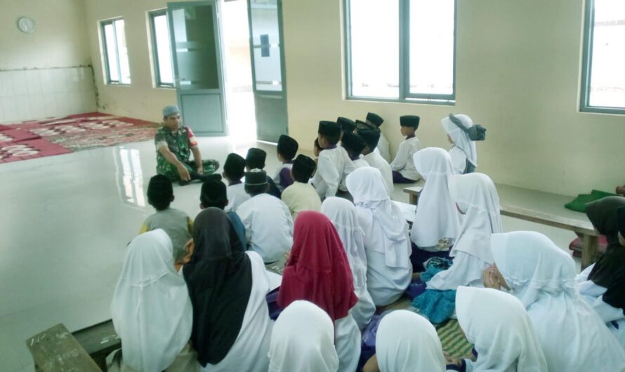 Babinsa Banjarangsana Laksanakan pembinaan Spritual kepada Siswa Madrasah At Itishom