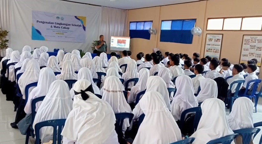 Danramil 1304,Berikan Materi Wasbang Kepada Siswa SMK Nurul Huda Panumbangan