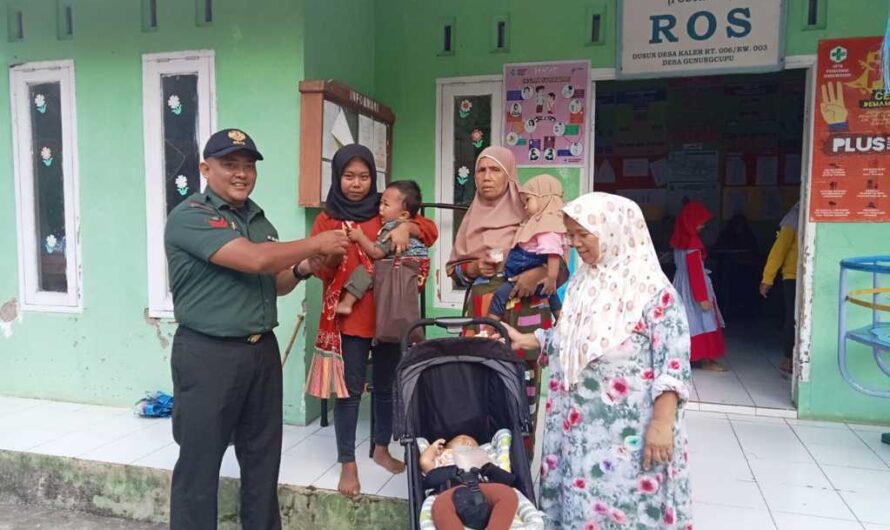 Peran aktif Babinsa Kodim 0613/Ciamis dalam pelaksanaan kegiatan Posyandu diDesa Binaan