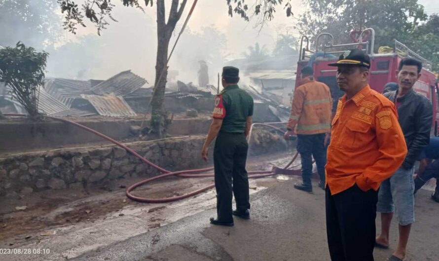 Babinsa Koramil 1318/Langensari, Tinjau Lokasi Kebakaran Di Wilayah Binaan.