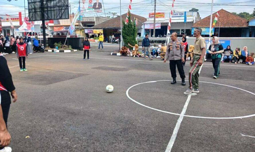 Sambut HUT RI  ke-78,Koramil 1308/Cipaku bekerjasama Dengan Muspika Kecamatan Cipaku gelar sepak bola mini Ibu ibu antar Desa