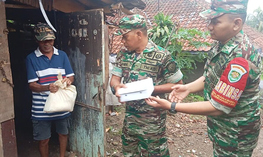Peduli sesama Koramil 1302/Cikoneng Gelar Jumat Berkah Di Wilayah Binaan