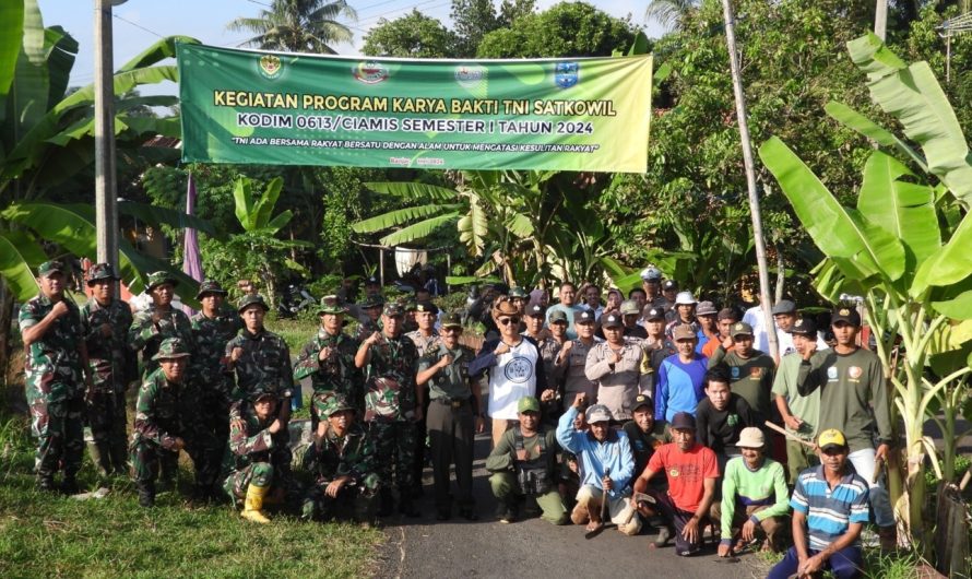 Peduli Kesehatan Masyarakat, Kodim 0613/Ciamis Gelar Karya Bakti Pembersihan Saluran Air