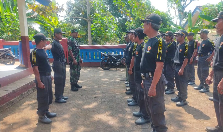 Babinsa Koramil Cimaragas Latih Linmas di Wilayah Binaan Jelang Pilkada 2024