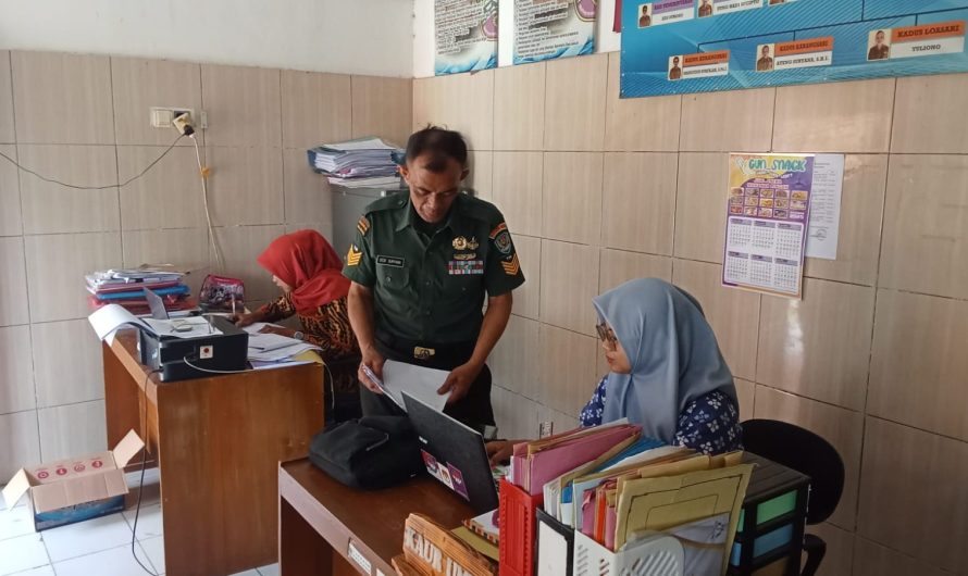 Update Data Wilayah, Babinsa Melaksanakan Puldata Ter di Kantor Desa