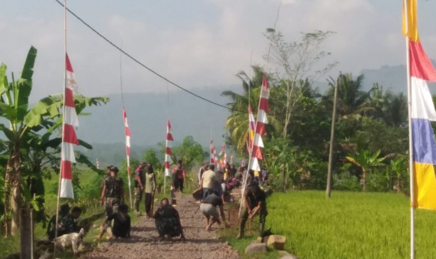 Satu Dusun Tunrun,Bantu TMMD di Hari minggu
