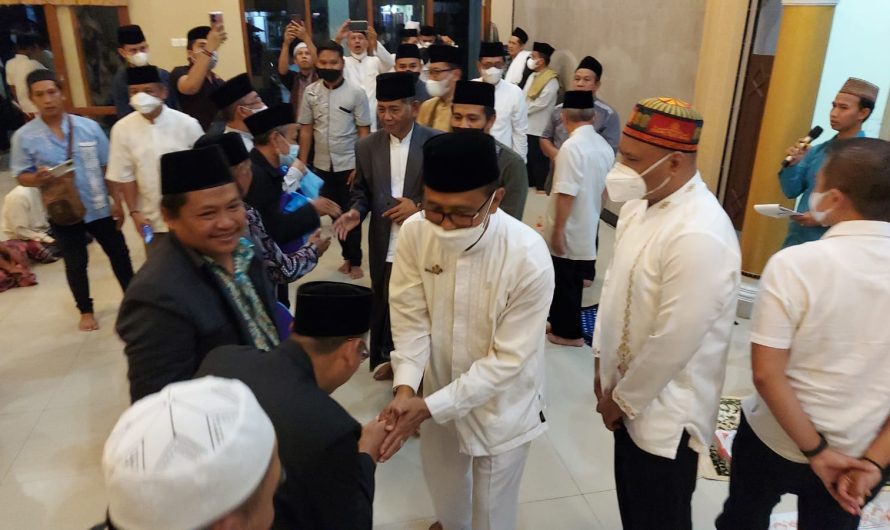 Dandim Ciamis bersama jajaran Forkopimda Ciamis gelar tarawih keliling di Masjid Jami Baitulmuqorrobin  Banjarsari