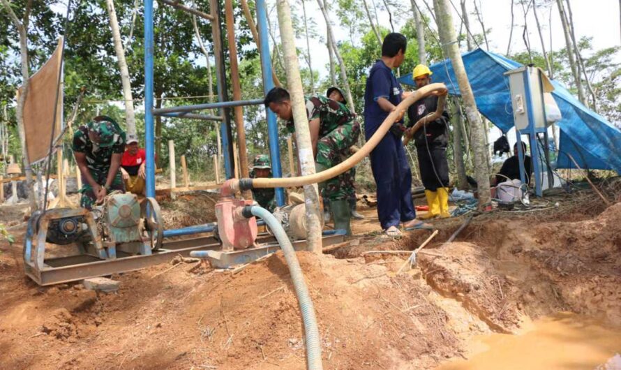 Pembuatan Sumur Bor Program TMMD 118 Kodim Ciamis Capai Kedalaman 50 Meter di Desa Kadupandak