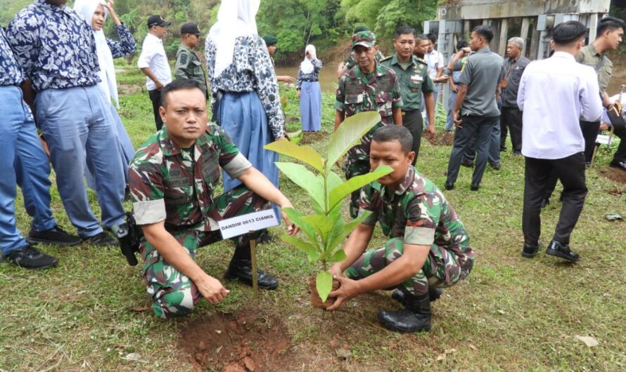 Jaga kelestarian lingkungan hidup,Dandim 0613 Ciamis Lakukan Penanaman Pohon