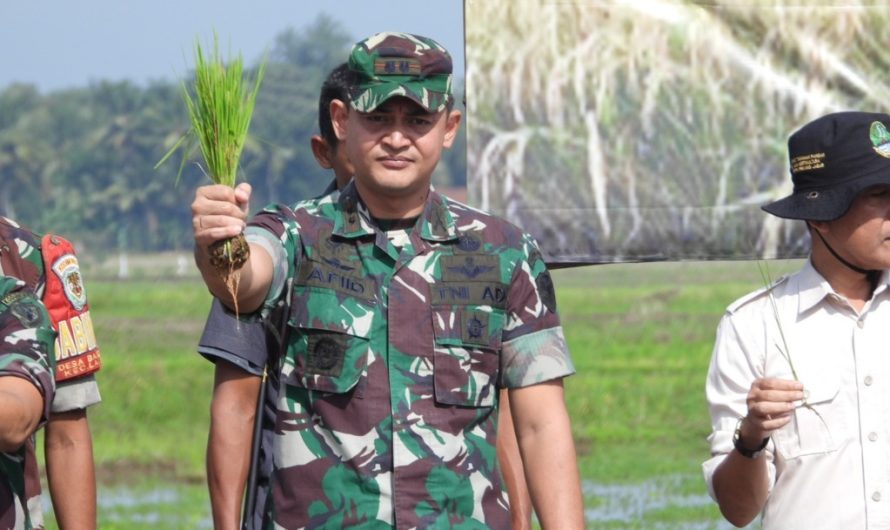 Gerakan percepatan tanam padi Tingkat Provinsi Jawa Barat di Desa Cintaratu